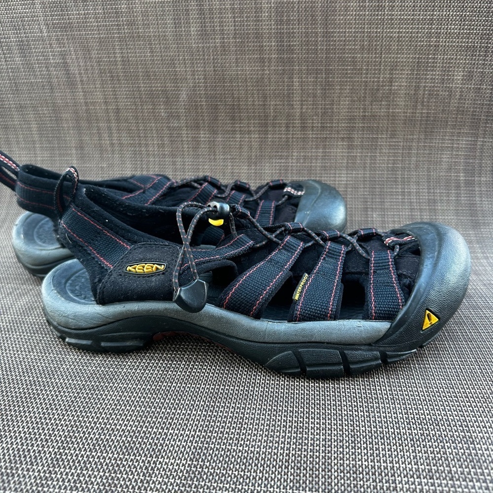 Keen Newport H2 Sandals Women's size 7 Black/Red/Gray - Picture 2 of 10